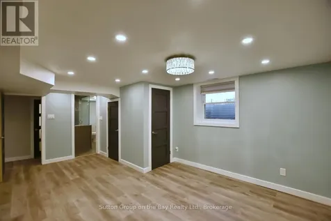 5 Brock Crescent Collingwood ON L9Y 4A4