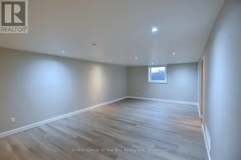 5 Brock Crescent Collingwood ON L9Y 4A4