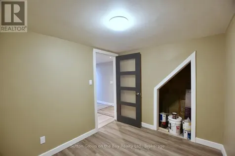 5 Brock Crescent Collingwood ON L9Y 4A4