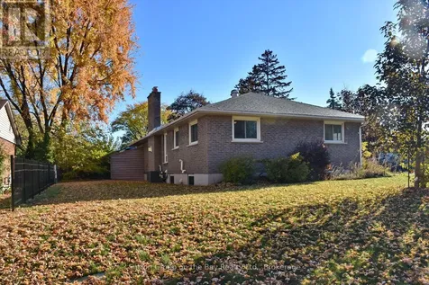 5 Brock Crescent Collingwood ON L9Y 4A4