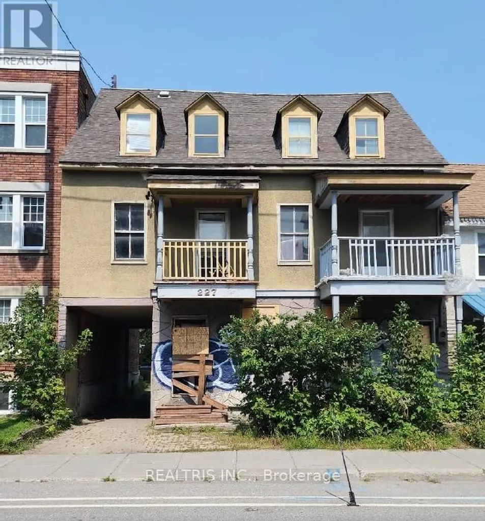 227-229 St. Patrick Street Ottawa ON K1N 5K2