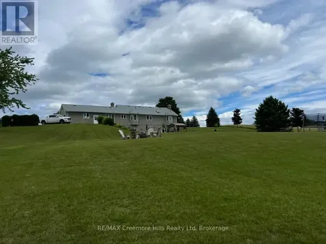 2332 Centre Line Clearview ON L0M 1G0