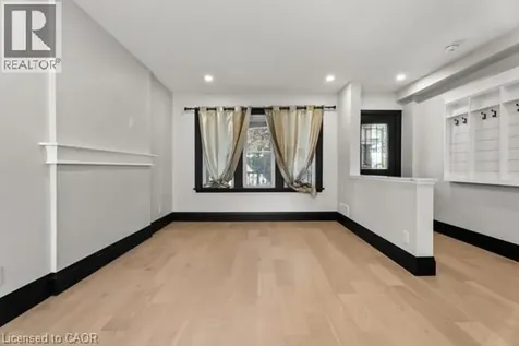 105 Rothsay Avenue Hamilton ON L8M 3G3