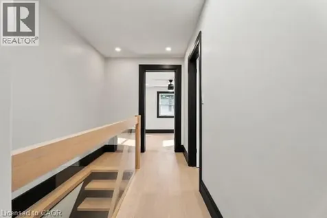 105 Rothsay Avenue Hamilton ON L8M 3G3