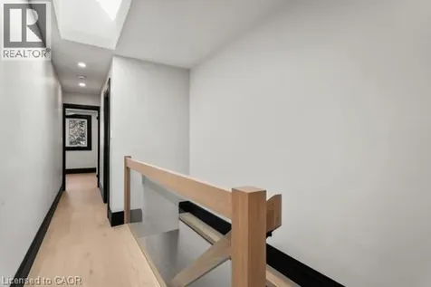 105 Rothsay Avenue Hamilton ON L8M 3G3