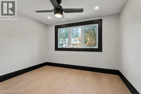105 Rothsay Avenue Hamilton ON L8M 3G3