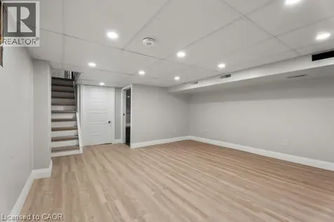 105 Rothsay Avenue Hamilton ON L8M 3G3