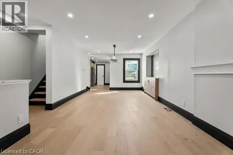105 Rothsay Avenue Hamilton ON L8M 3G3