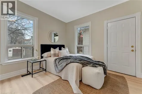 142 Sanford Avenue North Hamilton ON L8L 5Z5