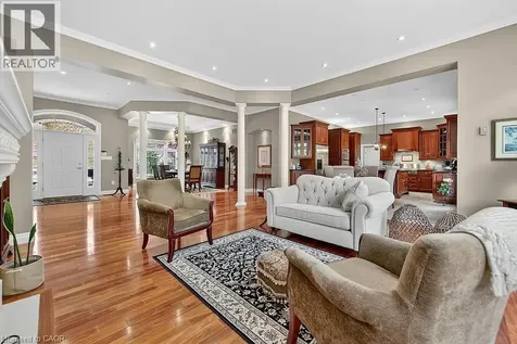 27 Sun Avenue Dundas ON L9H 5A6