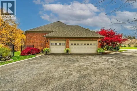 27 Sun Avenue Dundas ON L9H 5A6