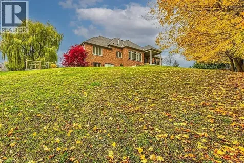 27 Sun Avenue Dundas ON L9H 5A6