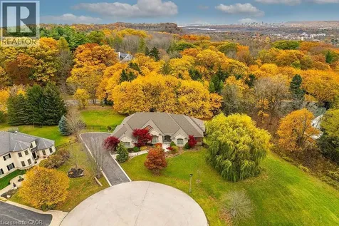 27 Sun Avenue Dundas ON L9H 5A6
