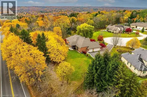 27 Sun Avenue Dundas ON L9H 5A6