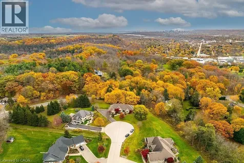 27 Sun Avenue Dundas ON L9H 5A6