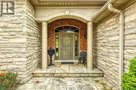 27 Sun Avenue Dundas ON L9H 5A6