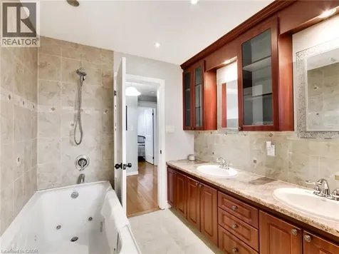 18 Pavarotti Court Hamilton ON L8G 4P8
