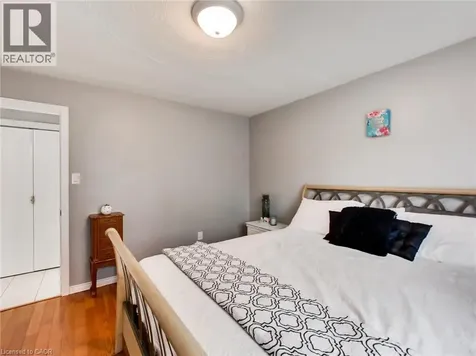 18 Pavarotti Court Hamilton ON L8G 4P8