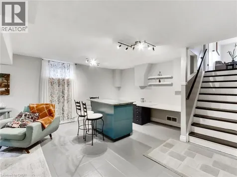 18 Pavarotti Court Hamilton ON L8G 4P8