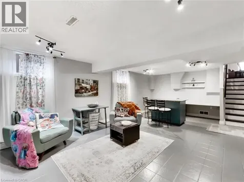 18 Pavarotti Court Hamilton ON L8G 4P8