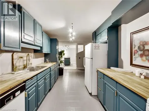 18 Pavarotti Court Hamilton ON L8G 4P8