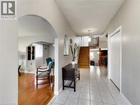 18 Pavarotti Court Hamilton ON L8G 4P8