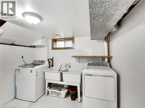 18 Pavarotti Court Hamilton ON L8G 4P8