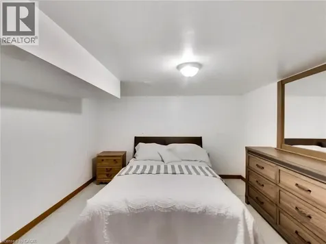 18 Pavarotti Court Hamilton ON L8G 4P8