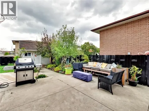 18 Pavarotti Court Hamilton ON L8G 4P8