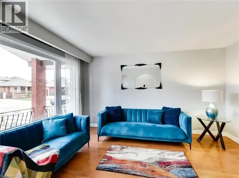 18 Pavarotti Court Hamilton ON L8G 4P8