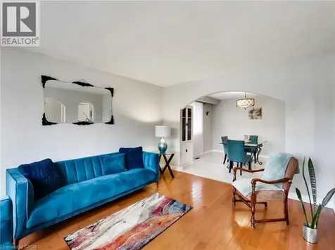 18 Pavarotti Court Hamilton ON L8G 4P8