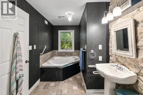 933 West Shore Road Pelee Island ON N0R 1M0