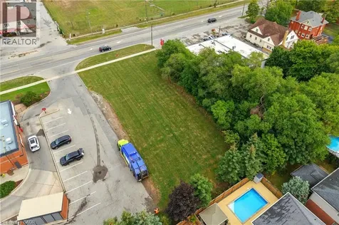 1242 8 Highway Stoney Creek ON L8E 5K3