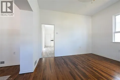 5768 Summer Street Niagara Falls ON L2G 1M2