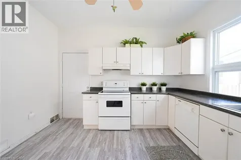 5768 Summer Street Niagara Falls ON L2G 1M2