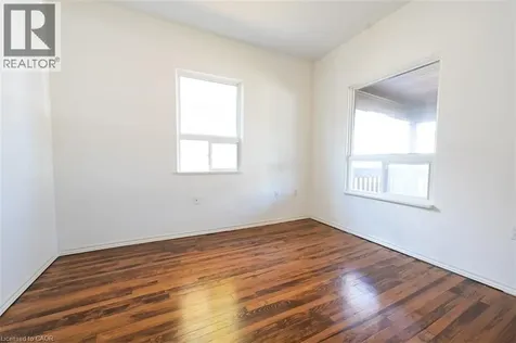 5768 Summer Street Niagara Falls ON L2G 1M2