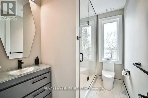 2284 Sideroad 1 Burlington ON L7P 0S7