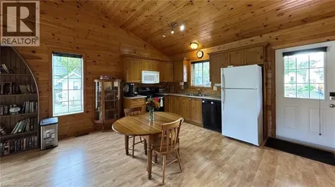 52 Madawaska Trail Wasaga Beach ON L9Z 1X7