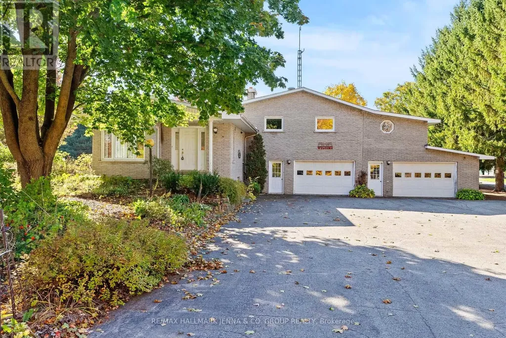 2928 Seguin Road The Nation ON K0B 1G0