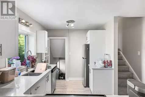 1305 Dorchester Avenue Ottawa ON K1Z 8E8