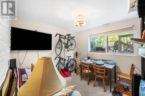1305 Dorchester Avenue Ottawa ON K1Z 8E8