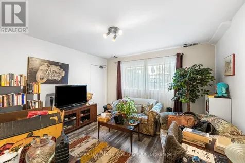 1305 Dorchester Avenue Ottawa ON K1Z 8E8