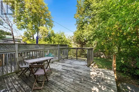 1305 Dorchester Avenue Ottawa ON K1Z 8E8