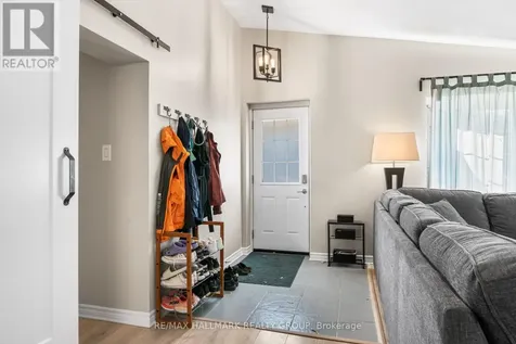 1305 Dorchester Avenue Ottawa ON K1Z 8E8