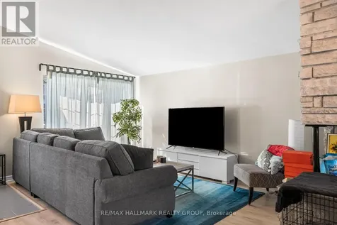 1305 Dorchester Avenue Ottawa ON K1Z 8E8