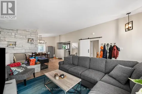 1305 Dorchester Avenue Ottawa ON K1Z 8E8