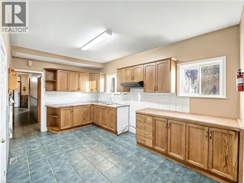 23 Oak Avenue Hamilton ON L8L 5M7