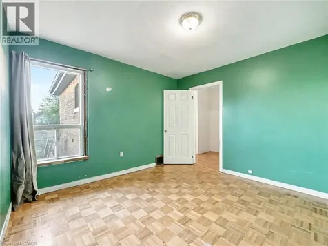 23 Oak Avenue Hamilton ON L8L 5M7