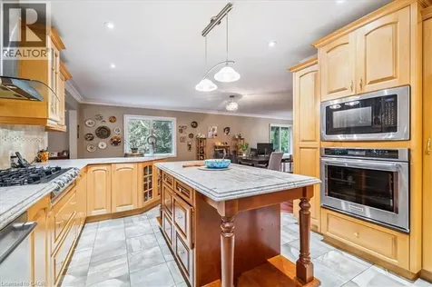 976 Garden Lane Hamilton ON L0R 1V0