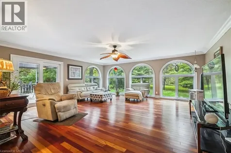976 Garden Lane Hamilton ON L0R 1V0